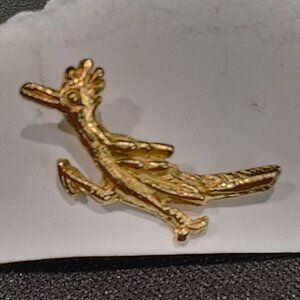 Cold Tone Vintage Small Roadrunner Collar Pin